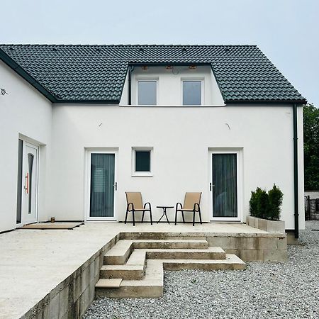 2 Moderne Apartmany 19 A 95 V Sukromi V Centre Mesta Stubnyafürdő Kültér fotó