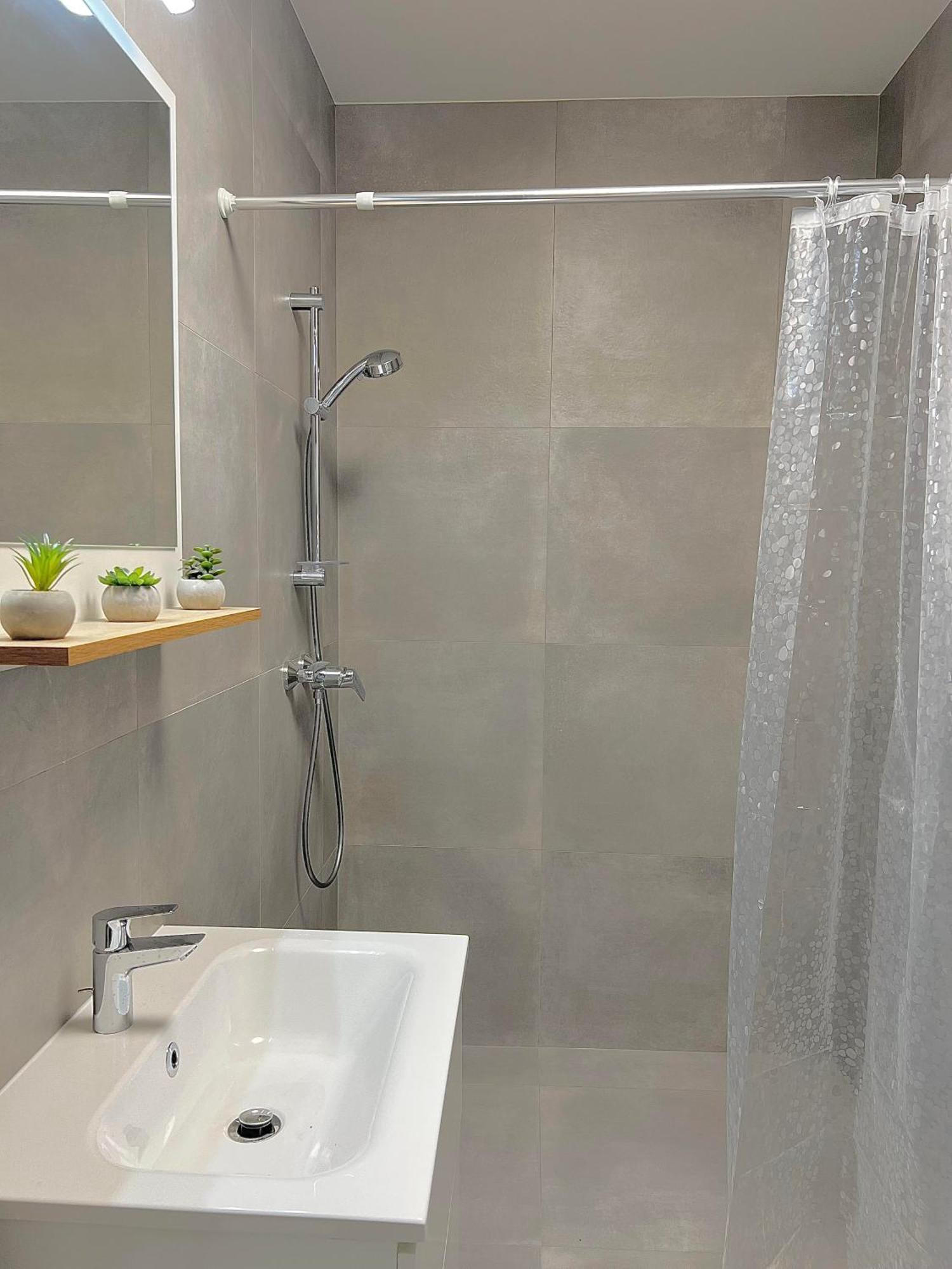 2 Moderne Apartmany 19 A 95 V Sukromi V Centre Mesta Stubnyafürdő Kültér fotó