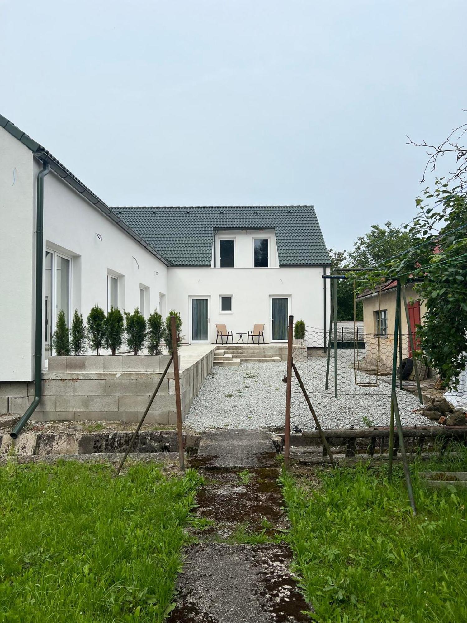 2 Moderne Apartmany 19 A 95 V Sukromi V Centre Mesta Stubnyafürdő Kültér fotó