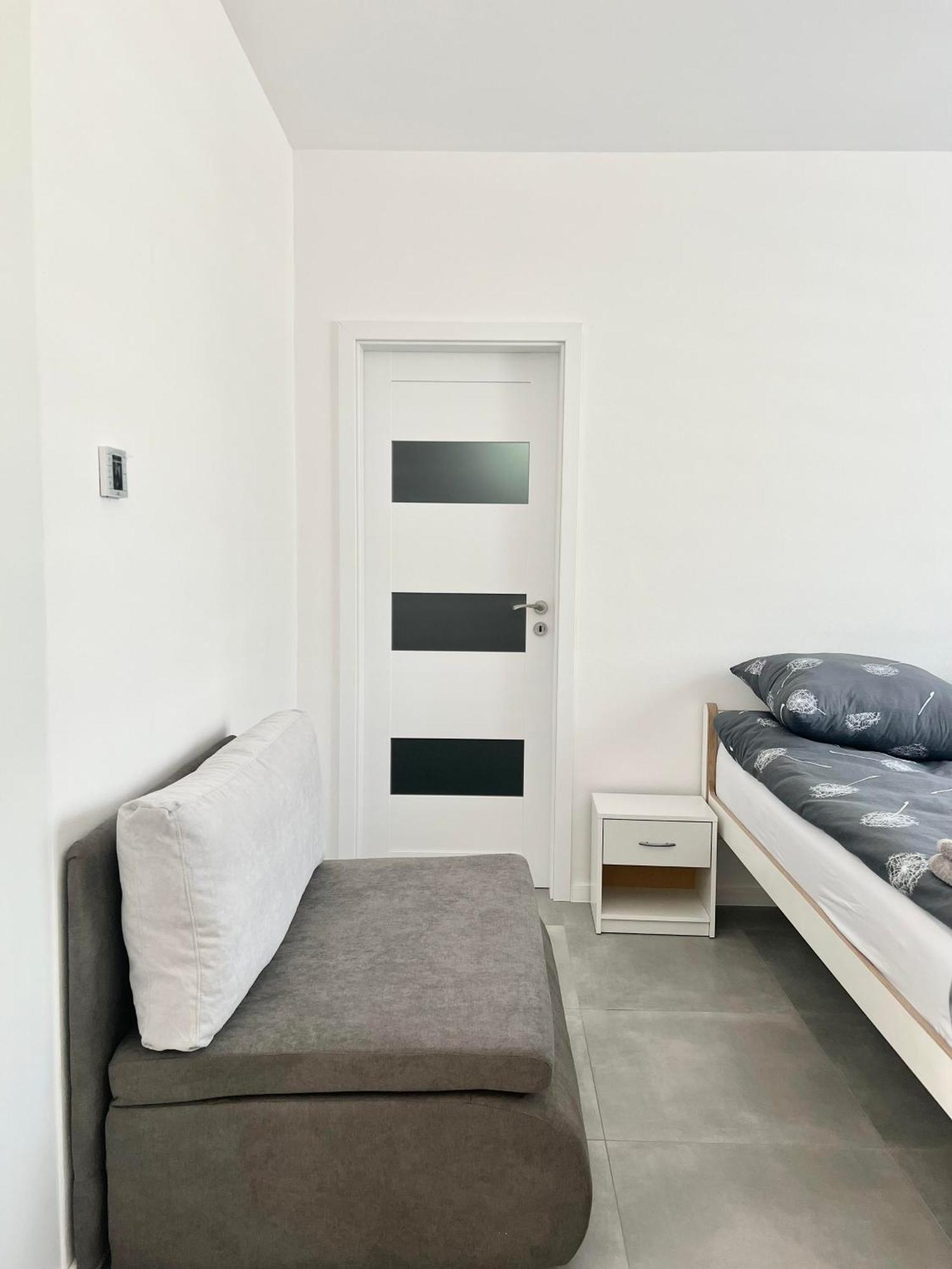 2 Moderne Apartmany 19 A 95 V Sukromi V Centre Mesta Stubnyafürdő Kültér fotó
